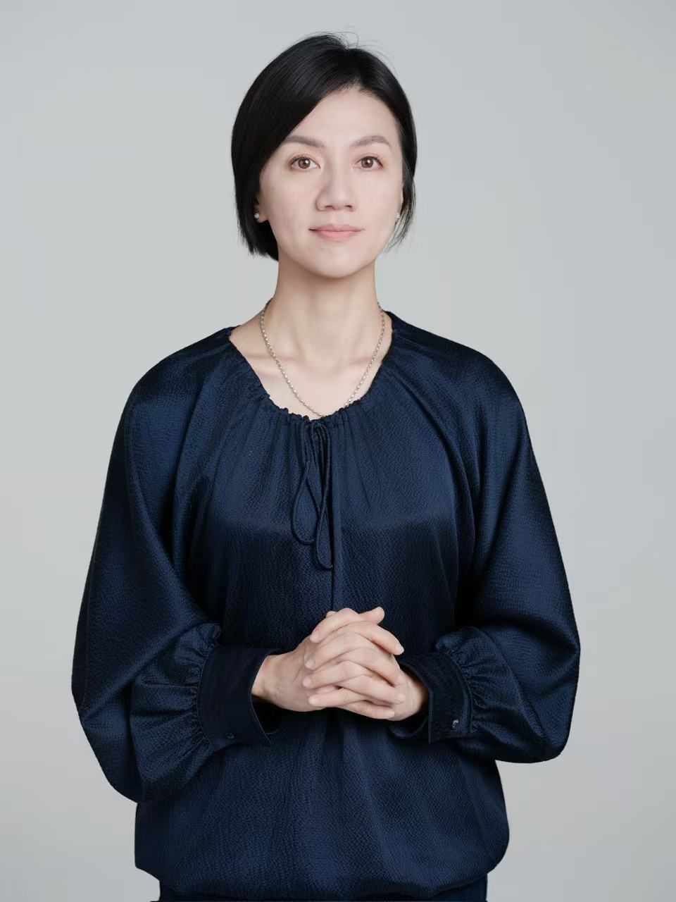 龙威个人照片